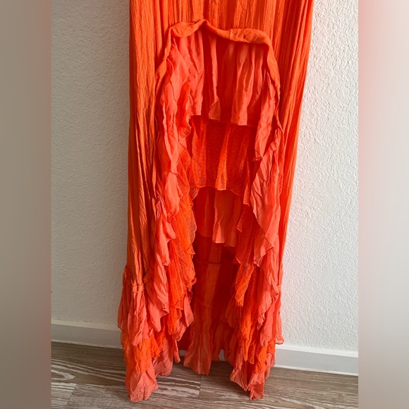 Beautiful orange boutique dress, short front cascading to long ruffling in back - Picture 3 of 5